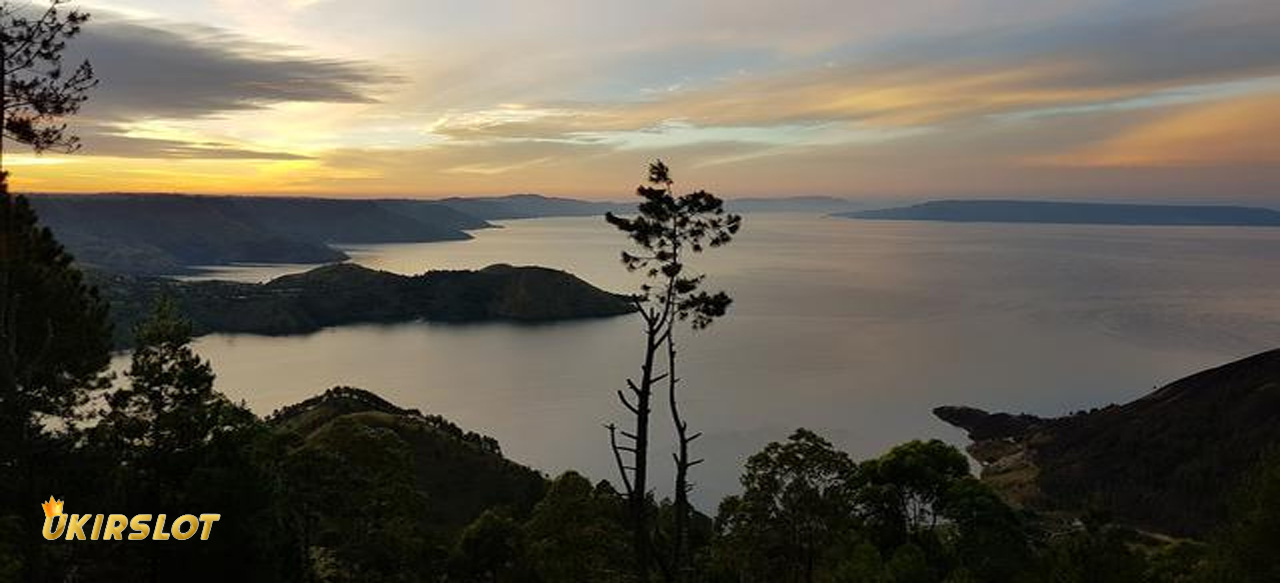 15 Tempat Wisata di Medan yang Tak Boleh Terlewatkan, Dari Alam hingga Sejarah