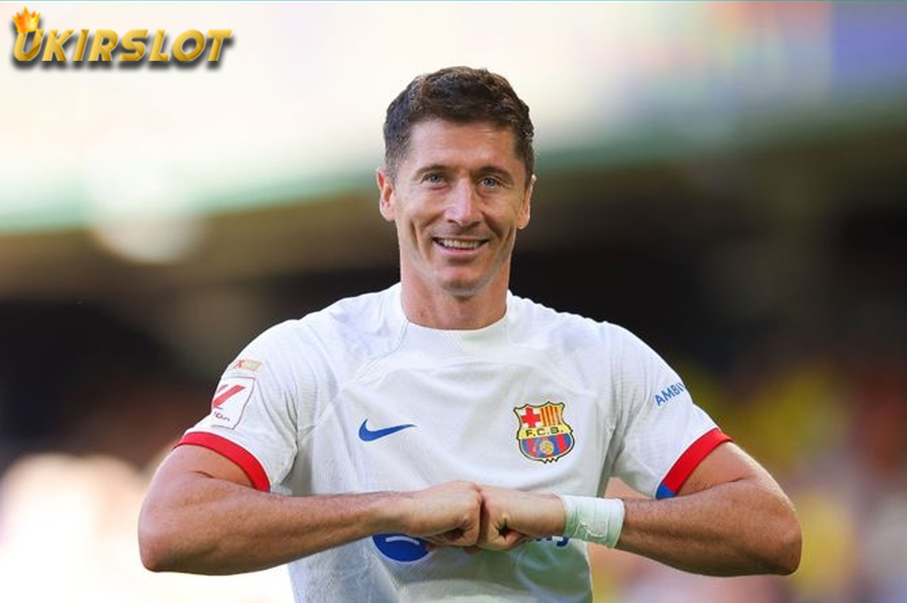 Barcelona Vs Real Madrid - Lewandowski Segar Lagi, De Jong Justru Kalah Perang