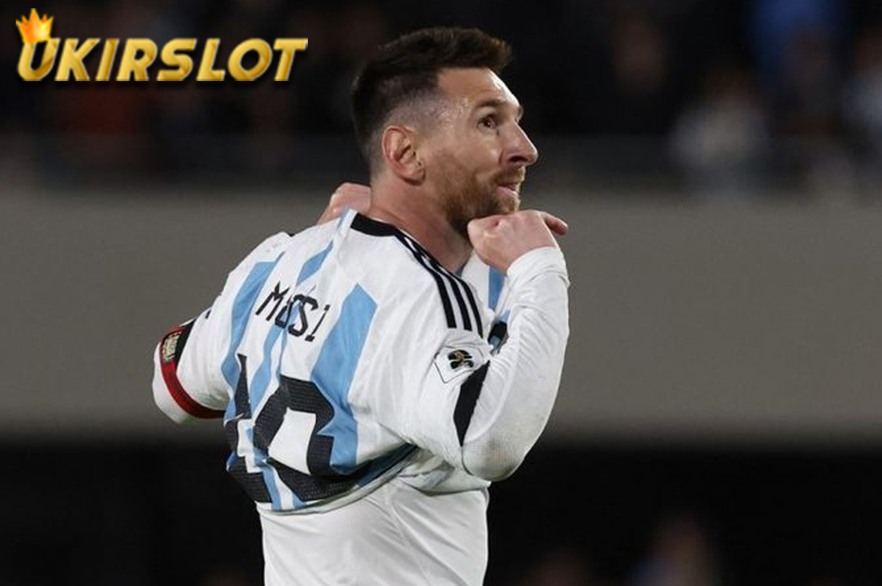 Latihan Pertama, Gelandang Argentina Disikut Messi sampai Nyengir