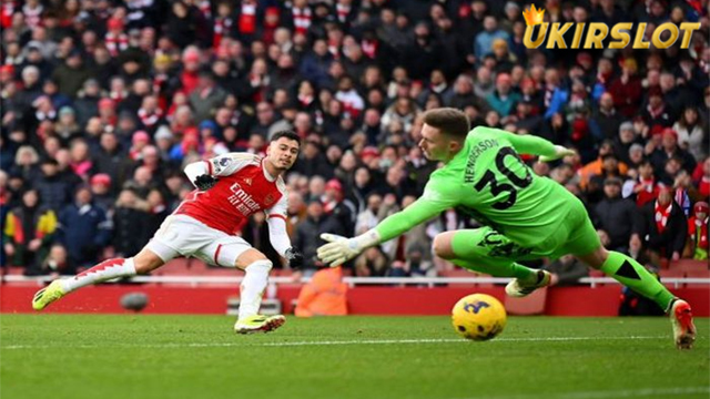 Hasil dan Klasemen Liga Inggris - Bobol Gawang Kiper Buangan Man United 5 Kali, Arsenal Bikin Hidup Liverpool dan Man City Tak Tenang