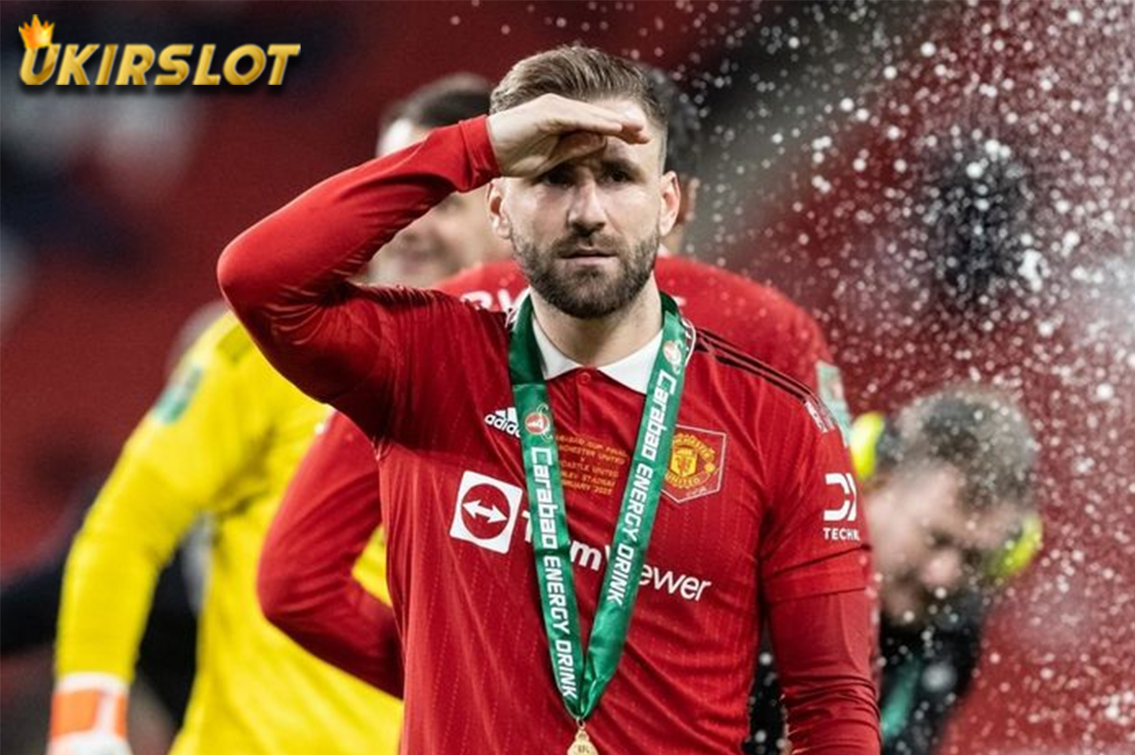 Agak Laen, Cedera Luke Shaw Bikin 1 Legenda Man United Tampak Kerdil