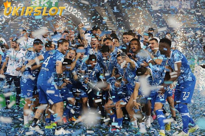 Ini menjadi pertama kalinya bagi I Lariani kembali merumput di kasta tertinggi Liga Italia setelah lebih dari 20 tahun.