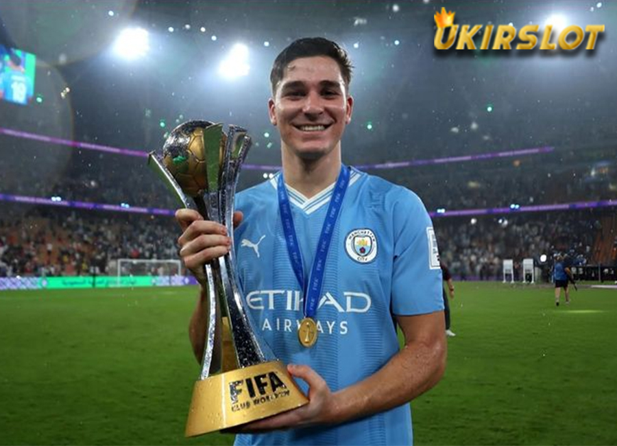 TRANSFER - Dirumorkan Tinggalkan Man City karena Cuma Jadi Ban Serep Erling Haaland, Julian Alvarez Buka Suara