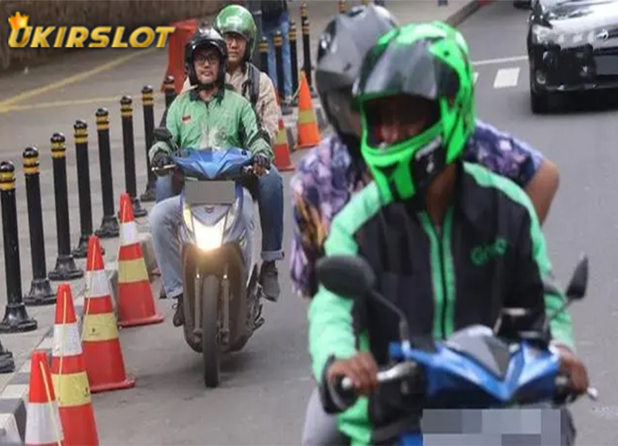 Polisi Periksa Ojol Viral yang Pecahkan Kaca Rumah Konsumen Gegara Susah Cari Alamat