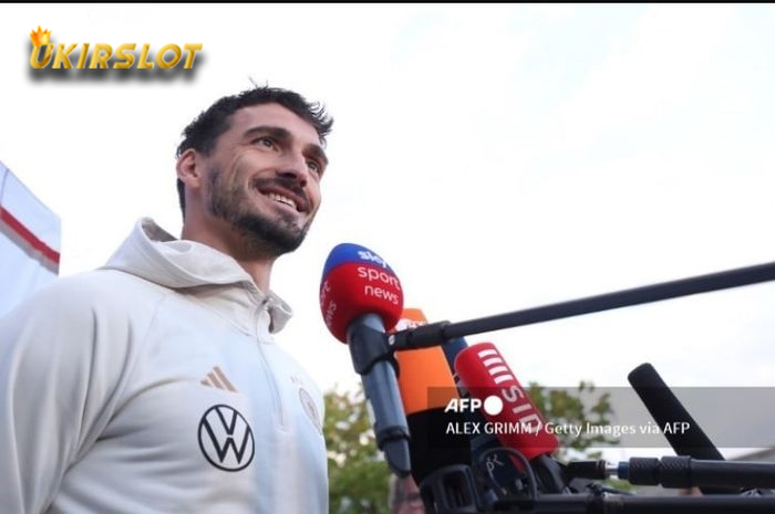 Kedatangan Mats Hummels diresmikan AS Roma pada Rabu (4/9/2024) waktu setempat atau Kamis dini hari WIB. Defender sarat pengalaman asal Jerman