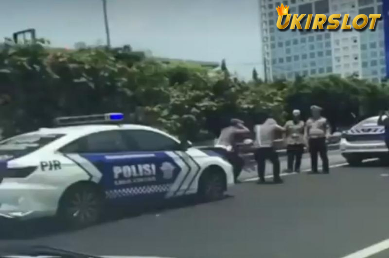 Viral di Media Sosial 2 Polisi Dihukum Squat Jump di Jalan Tol, Ini Penjelasan Ditlantas